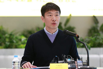 '동일기능-동일규제' 강조한 이복현 "은행업하려면 건전성 규제 동참"(종합)