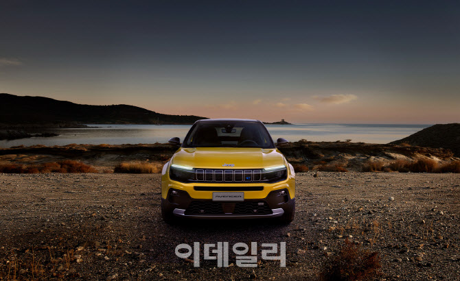 지프, 순수 전기 SUV '어벤저' 아시아 최초 공개