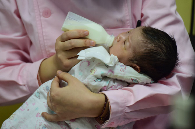 일본 신생아 수, 작년 사상 처음으로 80만명 붕괴
