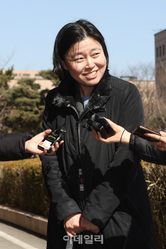 [포토]취재진 질문에 답하는 임은정 검사