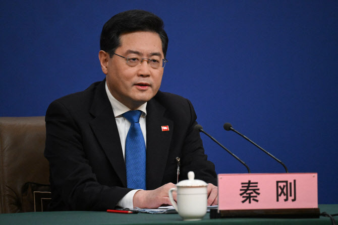 친강 “美, 대만 문제 간섭 말아야…中 평화 통일 추구”