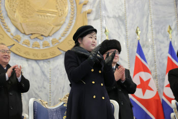 김주애·김여정 띄우는 北…북한 여성으로 산다는 것
