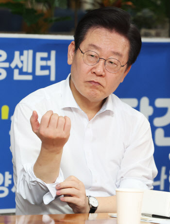 이재명 “일본엔 설설, 재벌엔 퍼주지 못해 안달…대체 왜 이러나”