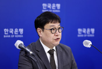 1월 경상수지 역대 최악 적자…'상저하고' 반등 가능할까(종합)