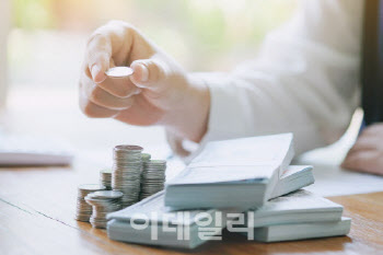 몸집 키우는 스팩, 투자 나서는 VC…'딜소싱의 무게'