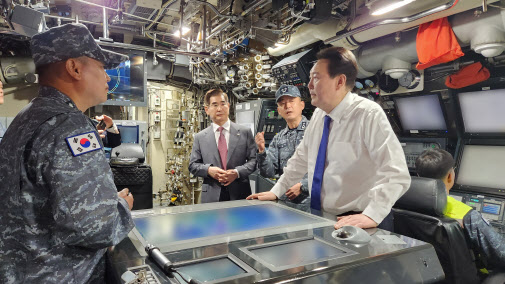 尹, 해군 특수전전단 방문…"특수전 전략 강화"