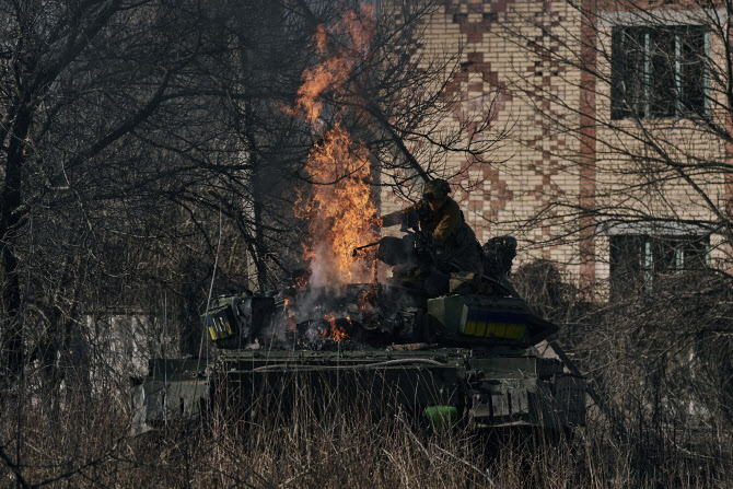 러시아, 우크라 동·남부 공습…헤르손 민간인 5명 사상