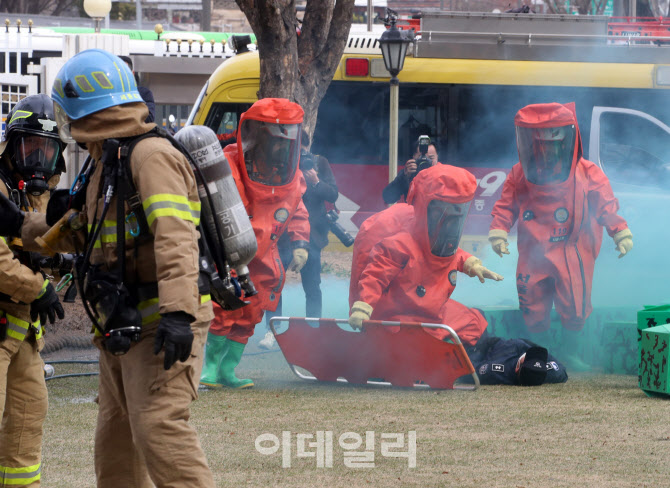 [포토] 환자 이송