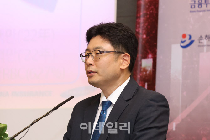 [포토]삼성화재 베트남 법인 소개하는 예영해 법인장