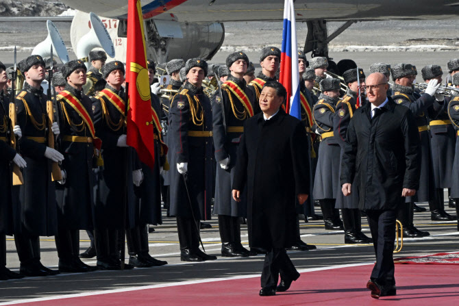 ‘방러 시작’ 시진핑 “푸틴과 양국 협력 청사진 그릴것”