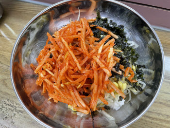 “노숙인도 단골 손님”… ‘육천냥’ 비빔밥집의 속사정