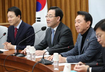 주호영 "핵은 핵으로만 억제…나토식 핵공유 검토해야"
