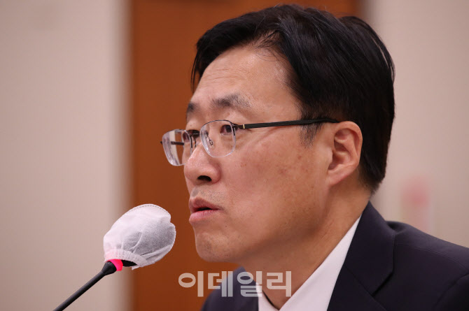 [포토]인사청문회, '답변하는 김형두 헌법재판관 후보자'
