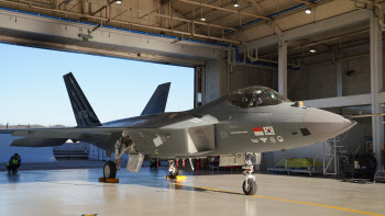 한국형전투기 KF-21, 무장 비행시험…공중 무장분리·기총발사
