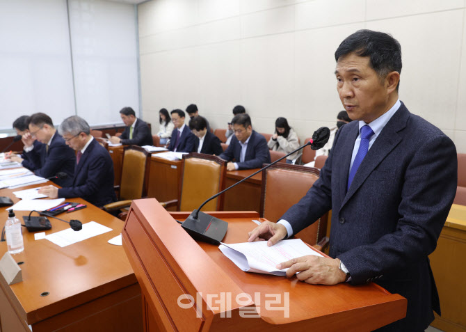 [포토]연금특위, '보고서 발표하는 김연명'