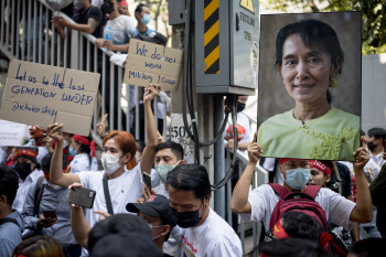 미얀마 군부, 아웅산 수치가 이끄는 제1야당 해산