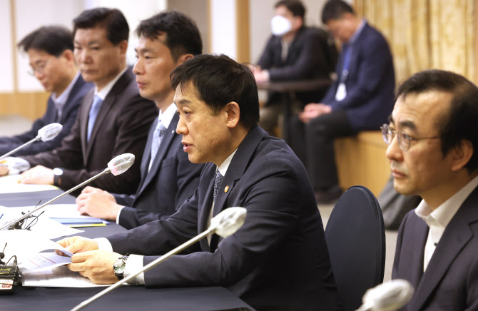 김주현 "상호금융 상업용 부동산대출 안정적...공매도 정상화 필요"