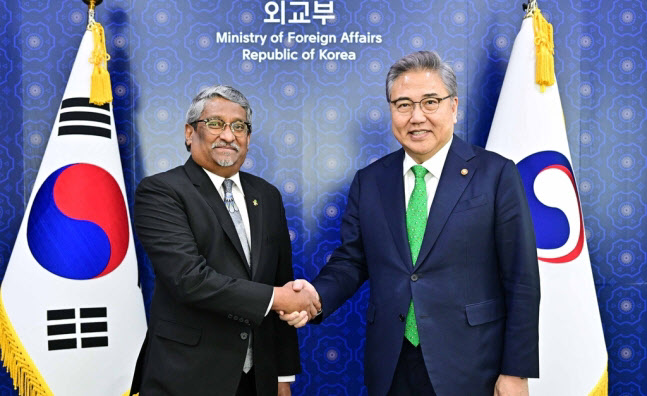 박진 외교부 장관, 투발루·통가·몰디브와 회담…"협력 강화"