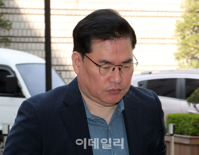 [포토]법정 향하는 유동규 본부장