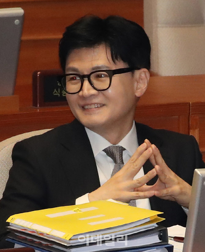 [포토]한동훈, '미소의 의미는?'