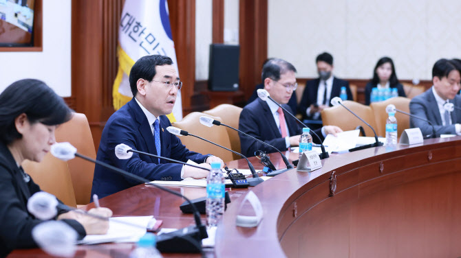 산업부, 수출 감소·무역적자 장기화 속 대책회의…"日 수출지원 강화"