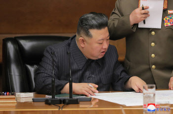 北김정은 "전쟁억제력 더욱 실용적·공세적으로 확대"