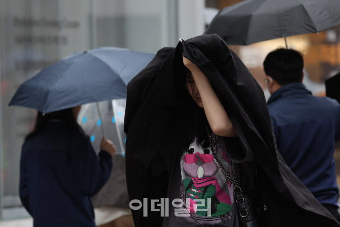 [포토]'흙비'는 피하고 싶어~