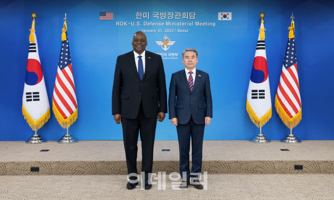 美국방장관, '도·감청' 논란에 "한국 정부와 긴밀히 소통·협력"