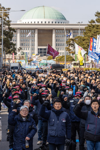 `노사 갈등 불씨` 노란봉투법, 안건조정위 통과…野 강행(상보)