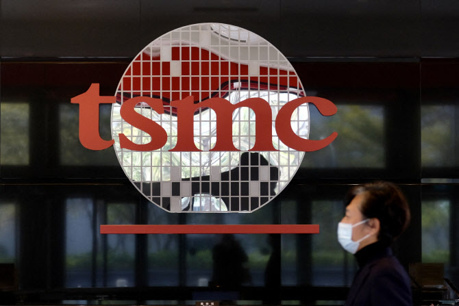 "TSMC, 美지원금 20조원 신청할듯…독소조항 철회 요구"