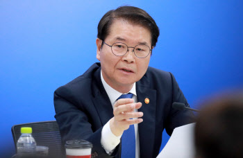 이정식 고용장관 “금융기관, 퇴직연금 적립금 관리 소홀 시 엄정 처리”