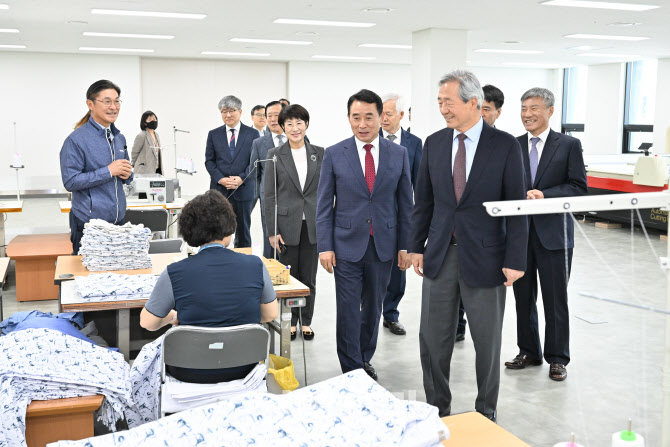 포천시에 서울아산병원 환의·침구류 생산 거점 문열어