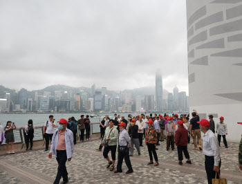 홍콩, 中'노동절 특수' 기대하지만 웃을 수 만은 없는 이유