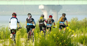 캐나다 자전거 동호회 방한…한반도 종주 자전거 투어