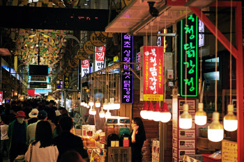 전통시장, 한국 대표 관광지로…‘K-관광 마켓’ 10선