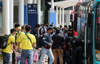 납기일 다가오는데 강력해진 외국인근로자 단속…현장은 발동동