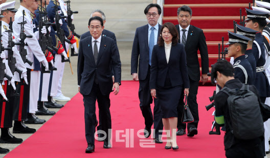 기시다 日 총리 방한…12년 만에 셔틀외교 정상화