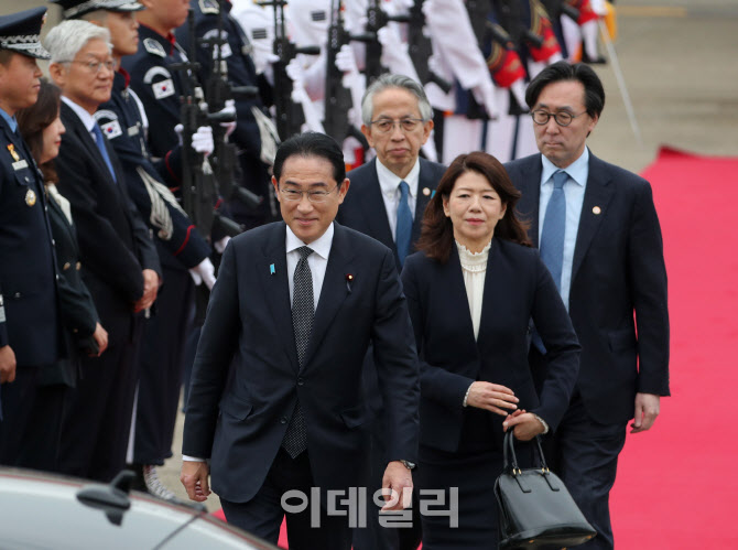 [포토]기시다 일본 총리, “윤 대통령과 솔직한 의견 교환할 것”