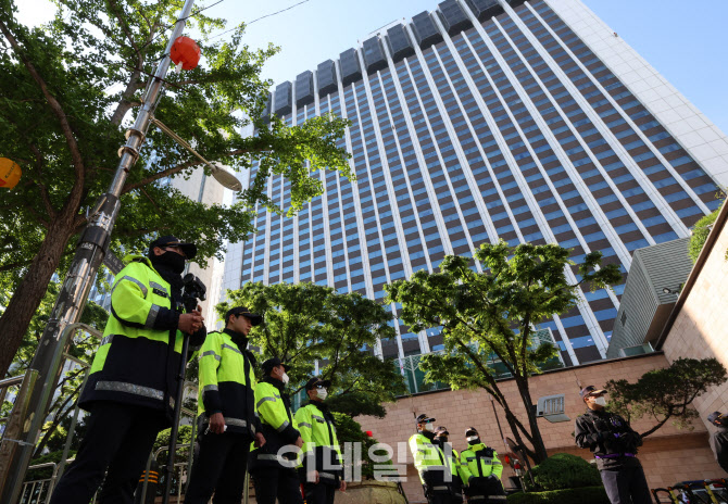 [포토]경비 삼엄한 기시다 일본 총리 숙박 호텔 주변