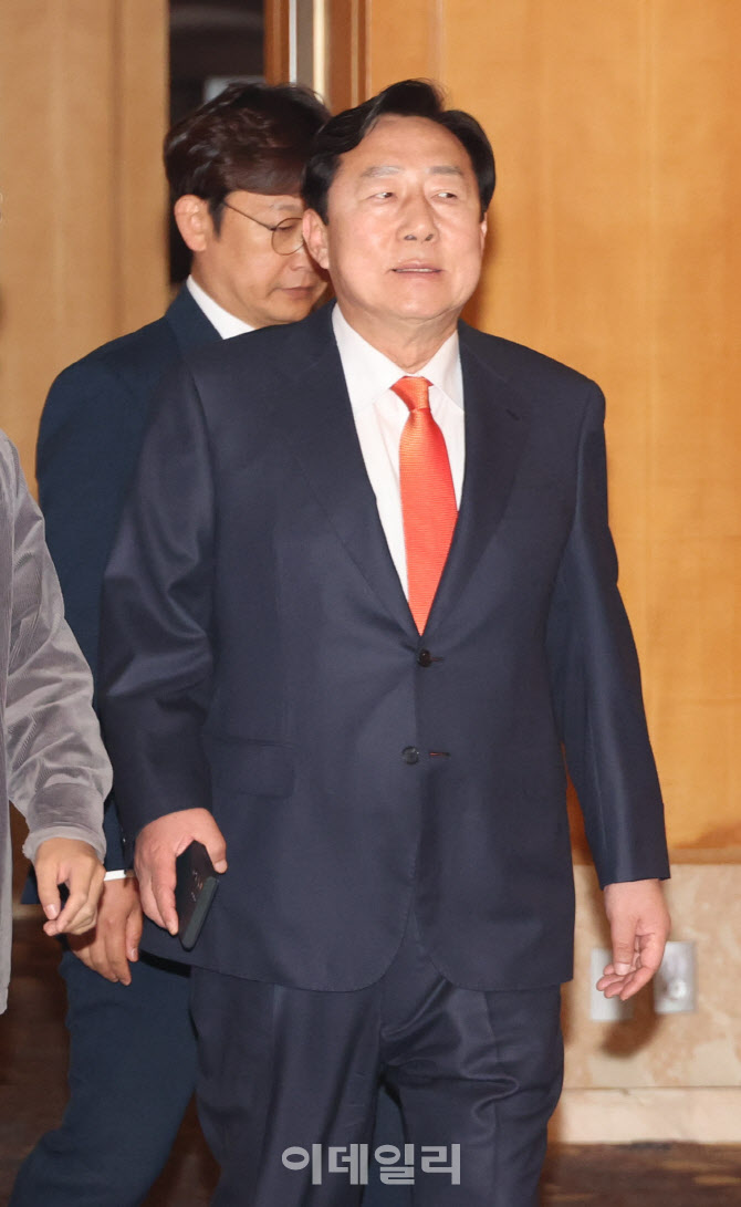 [포토]기시다 후미오 일본 총리 찾은 김기문 중소기업중앙회 회장