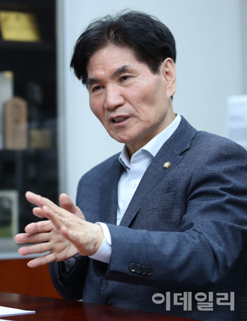 "간병파산 이대로 방치 안된다…단계적 국가 지원 고민하자"