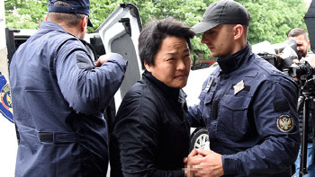 풀려난 권도형 ‘38억’ 가상화폐 인출 정황...650억 남아