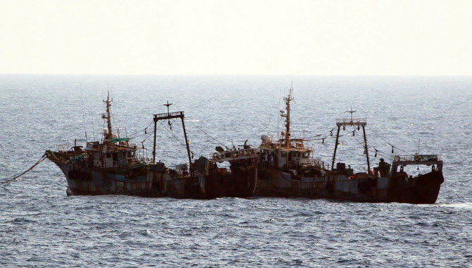 "차라리 죽여 달라"...소말리아 해적에 피랍된 24명의 선원들[그해 오늘]