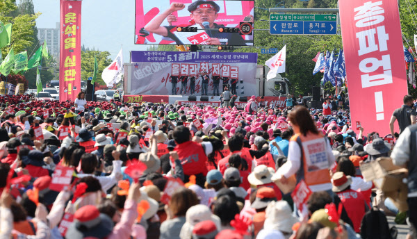 법도 뛰어넘는 공공부문 노조 단체협약…3곳 중 1곳 이상 ‘불법’