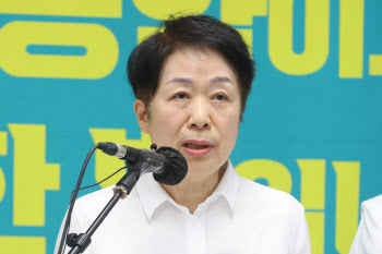 62만 간호사 총력 투쟁…“대리수술 거부 등 단체행동”