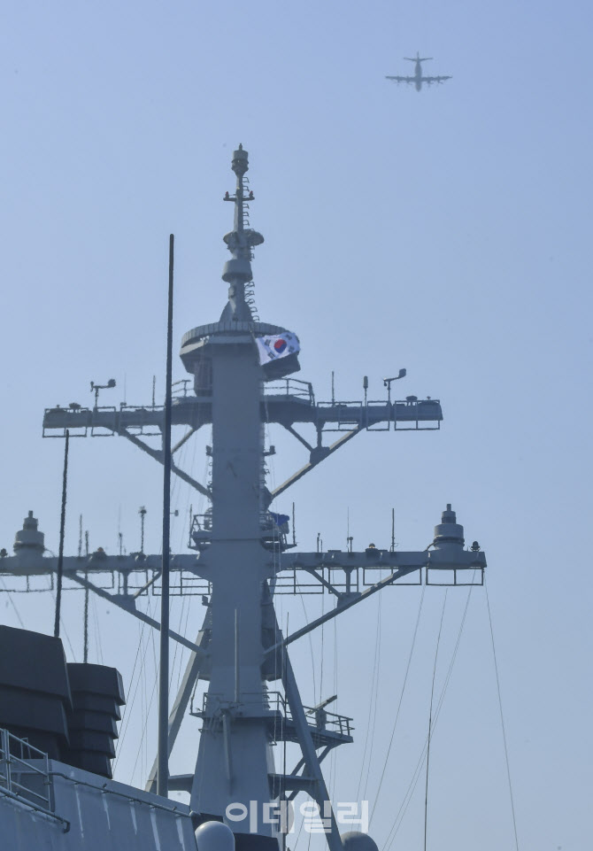 [르포]극도의 긴장 속 北도발 대응 '담금질'…軍, 이지스함·잠수함 공개