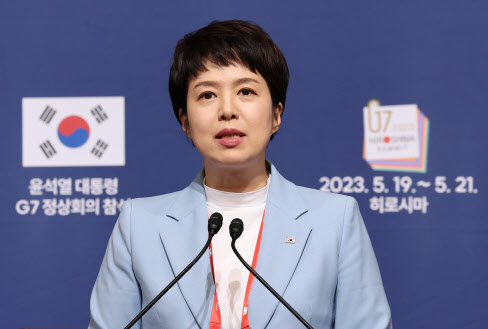 尹, G7 데뷔…식량·기후변화 등서 韓 역할 강조