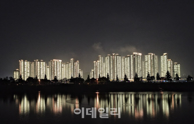 대한민국 첫 5세대 하이엔드 아파트 '검암역 로열파크씨티' 점등식 성료