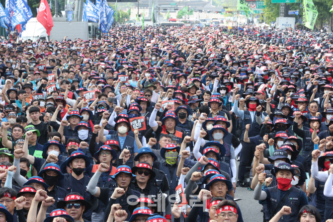 [포토]노동·민생·민주·평화 파괴 윤석열 정권퇴진!