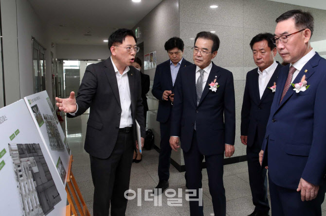 [포토] '식품 R&D 통합오피스' 찾은 이성희 농협회장